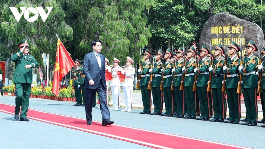 President Luong Cuong pays Tet visit to armed forces of Military Region 9